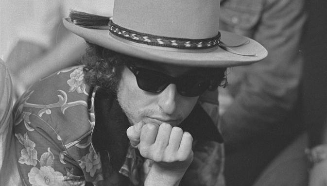 Боб Дилън отново покори света